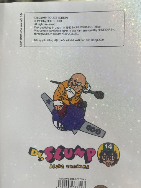 sách tái bản ko tặng standee như thông tin quảng cáo sản phẩm. Sách ko tặng standee sao vẫn để hình bán là có tặng kèm?