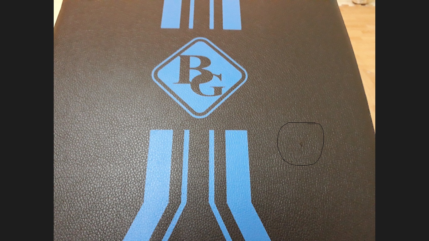 Tôi đã nhận hàng, tuy nhiên khi mở sản phẩm ra có một số vấn đề sau:
1. Mặt ghế phía trên có lỗ thủng nhỏ
2. Thiếu chi tiết lắp ráp phụ kiện lò so đính kèm nên không lắp được vào thân ghế, mút tay không đúng size ko luồn được vào tay cầm.
Đề nghị tiki xem xét và có phương án xử lý!
Trân trọng cảm ơn!