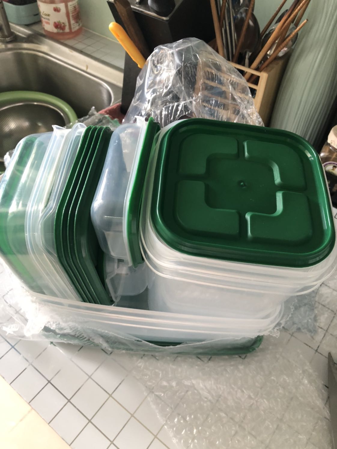 Giao hàng quá chậm, chất liệu hộp không đc như mong đợi. Tuy nhiên giá khá rẻ nên chất lượng cũng được