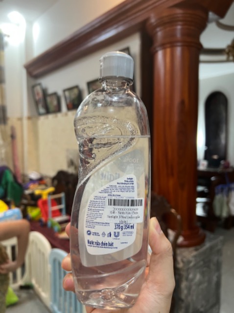 Hàng tặng bị vơi rất nhiều. Tặng thì tặng cho đàng hoàng, tặng mà vơi xén thì thôi đừng tặng. 
Hàng chính còn nguyên seal nhưng chắc không hy vọng nhiều