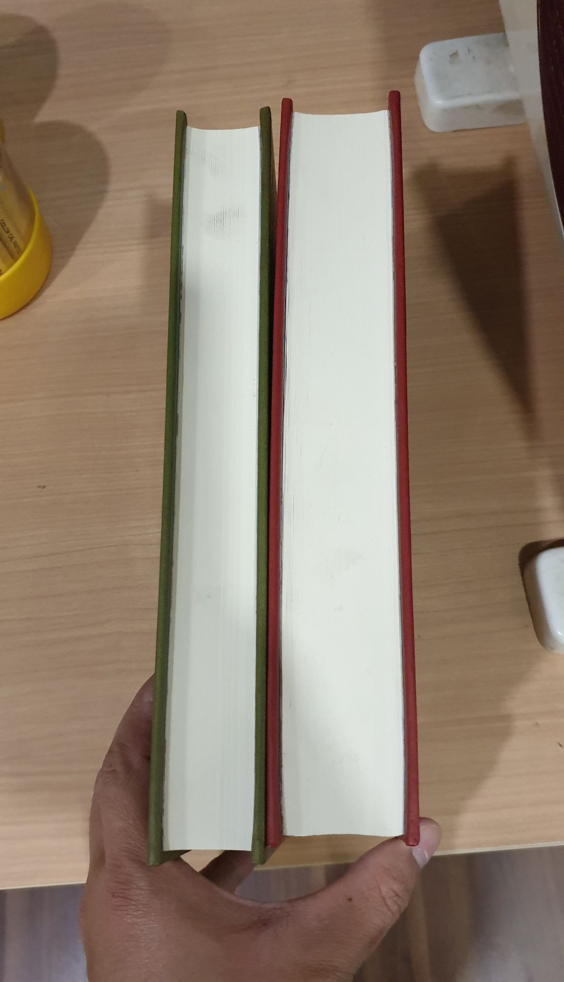 Đây là bộ truyện nằm trong danh mục phải bộ cho tủ sách gia đình.
Chờ mãi tiki mới giảm giá. Nhã Nam hoàn hiện bộ này khá tốt, cả bìa ngoài và chất lượng giấy bên trong, có tranh minh họa.
Tiki giao hàng bộ này nhanh, đóng gói tốt, không bị móp cạnh, dập góc!