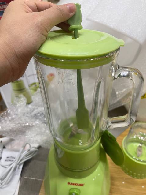 Đóng gói rất cẩn thận ưng khoản này. Máy cối chắc nặng, xay khỏe, hơi ồn quá