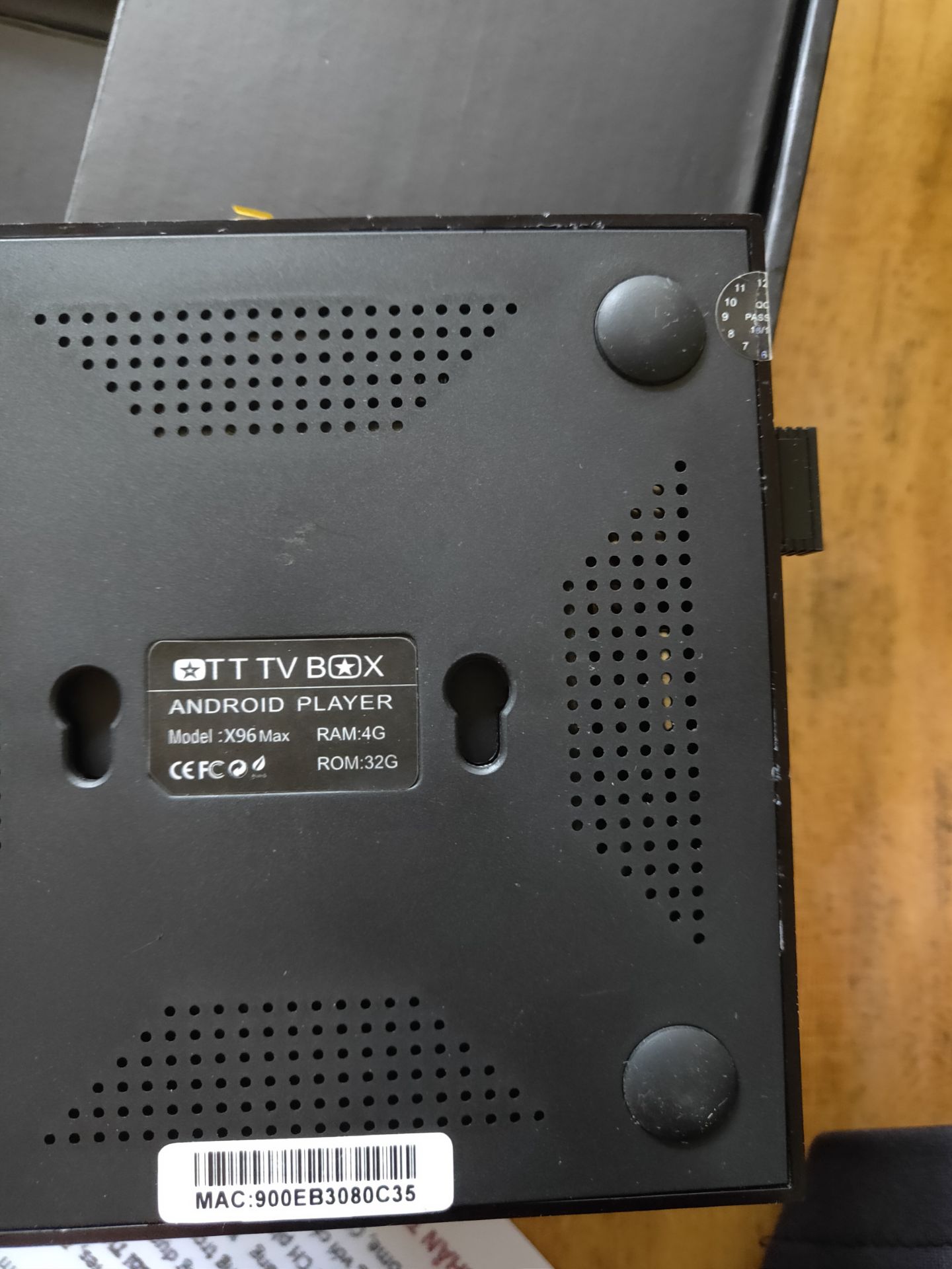 thực sự thất vọng. nhận hàng đang trải nghiệm. nhưng shop giao đồ cũ. và đã bị đục khoét, sửa chữa. chỉ có cái điều khiển là mới. còn lại. từ bao bì, hộp đựng hầu như là làm cho có làm. giao sản phẩm thì là hàng đã qua sử dụng. và đã được sửa chữa. yêu cầu shop giải thích và cho cách xử lý cho hợp lý với người mua hàng. đang tính mua thêm 1 sản phẩm nữa. nhưng thấy vầy thực sự không hài lòng 1 chút nào