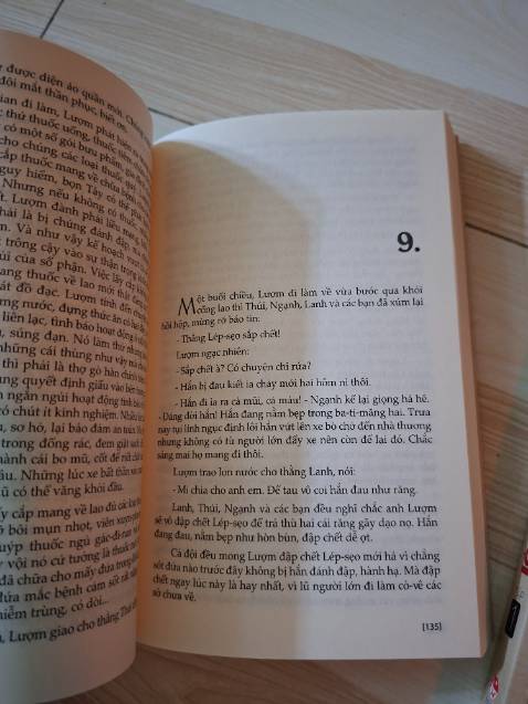 Cuốn này thì quá quen thuộc rồi, mình thấy review hay lắm, hay cực kì luôn nên mình mua liền