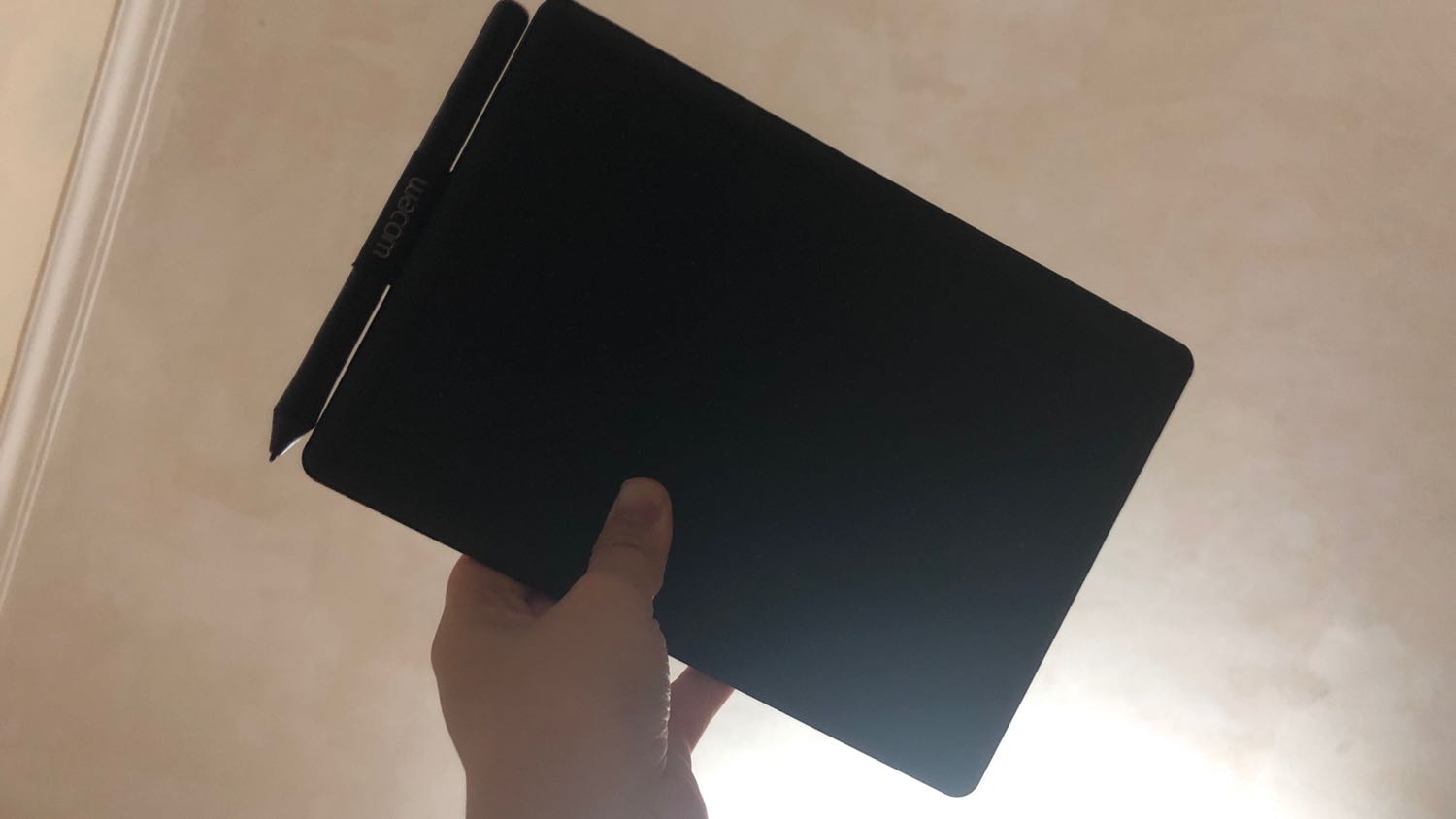 Chưa quen nên hơi khó viết, ko có chế độ viết nét thanh đậm ạ? Cái ring dùng để làm gì ạ, tìm hướng dẫn sử dụng ở đâu?