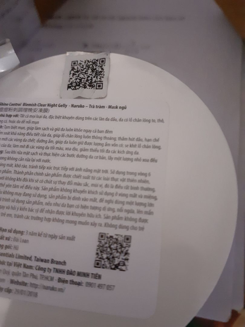 bao bọc ok nhưng phần tem thì hơi kì lạ :) 
như bị bóc ra rồi dán lại vậy không biết sản phẩm có đúng chính hãng không nhỉ :)