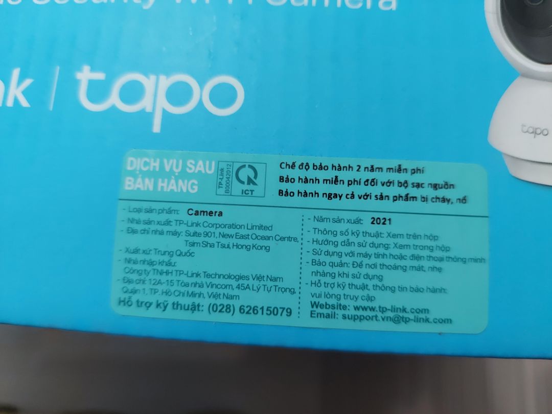 -giao hàng nhanh kinh khủng, mới đặt sáng hôm 8/12 mà nay 9/12 có hàng r
-có tem niêm phong đàng hoàng
-dc bảo hành 2 năm nữa, tuyệt
-mình mới dùng lần đầu,tải app về và cài đặt cũng rất dễ,tiện dụng
-giao diện đơn giản k rối mắt
-có cả nói chuyện với người trước camera nữa,lao to rõ tiếng nói và nghe luôn
-tắt đèn *** quay đêm cũng rất rõ nha mn, vì có hồng ngoại
-mình mua về để thỉnh thoảng xem mấy bé ở nhà ra sao thôi.
-còn về lâu về dài thì để dùng rồi mới biết
-chứ thấy với mức giá 479k thì quá sứng đáng rồi, không đòi hỏi gì thêm