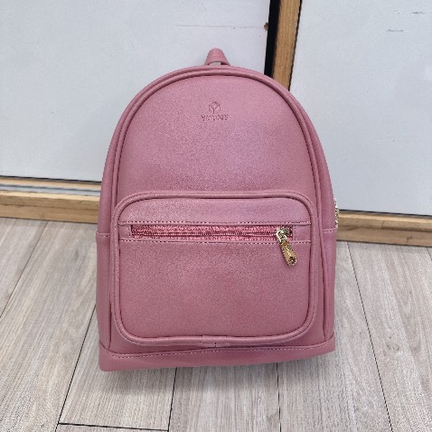 Balo xinh xẻo nhỏ nhưng vẫn đựng đc thoải mái lắm nha