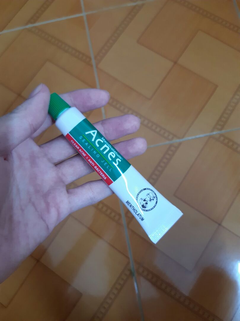 Ko có đkien mua mắc tiền tuýp chấm mụn thì dùg đỡ cái này cũg đc, paraben cuối trog bảg tphan nên ai da yếu dễ dị ứg thì cân nhắc