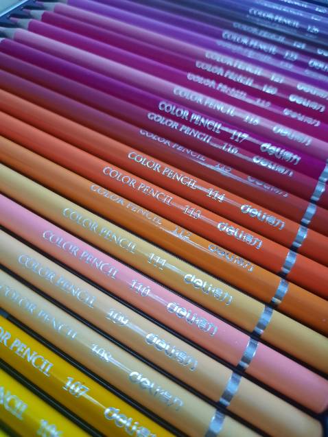 Màu siêu đẹp, siêu xịn, nói chug thì vs hãng deli thì sản phẩm nào cũng làm tôi rất ấn tượng, cảm ơn hãng đã tạo ra những sản phẩm xinh đẹp như thế này để giúp mọi người thỏa sức sáng tạo!!