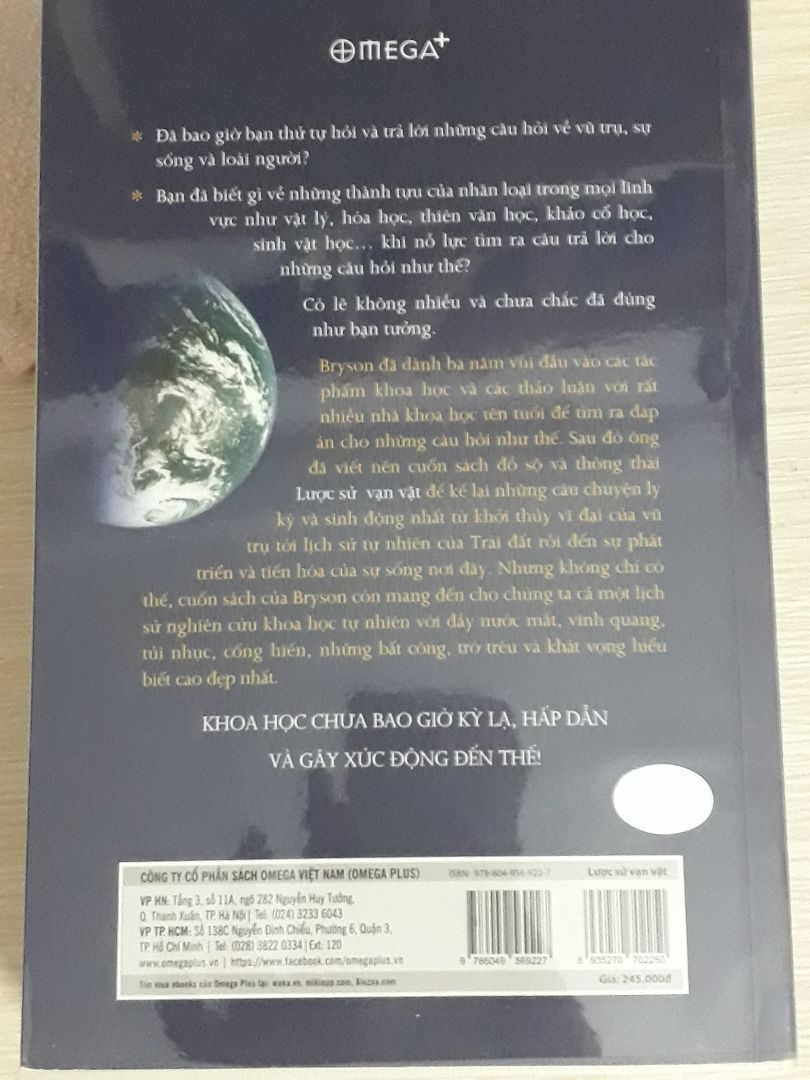Sách rất hữu ích cho những người muốn tìm hiểu về thiên văn học, các định luật vật lý. Tiki đóng gói cẩn thận và giao hàng nhanh.