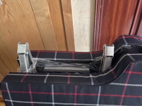 Hoàn thiện chưa tốt, nhiều chi tiết có cạnh sắc người thao tác nên cẩn thận Hoàn thiện chưa tốt, nhiều chi tiết có cạnh sắc người thao tác nên cẩn thận