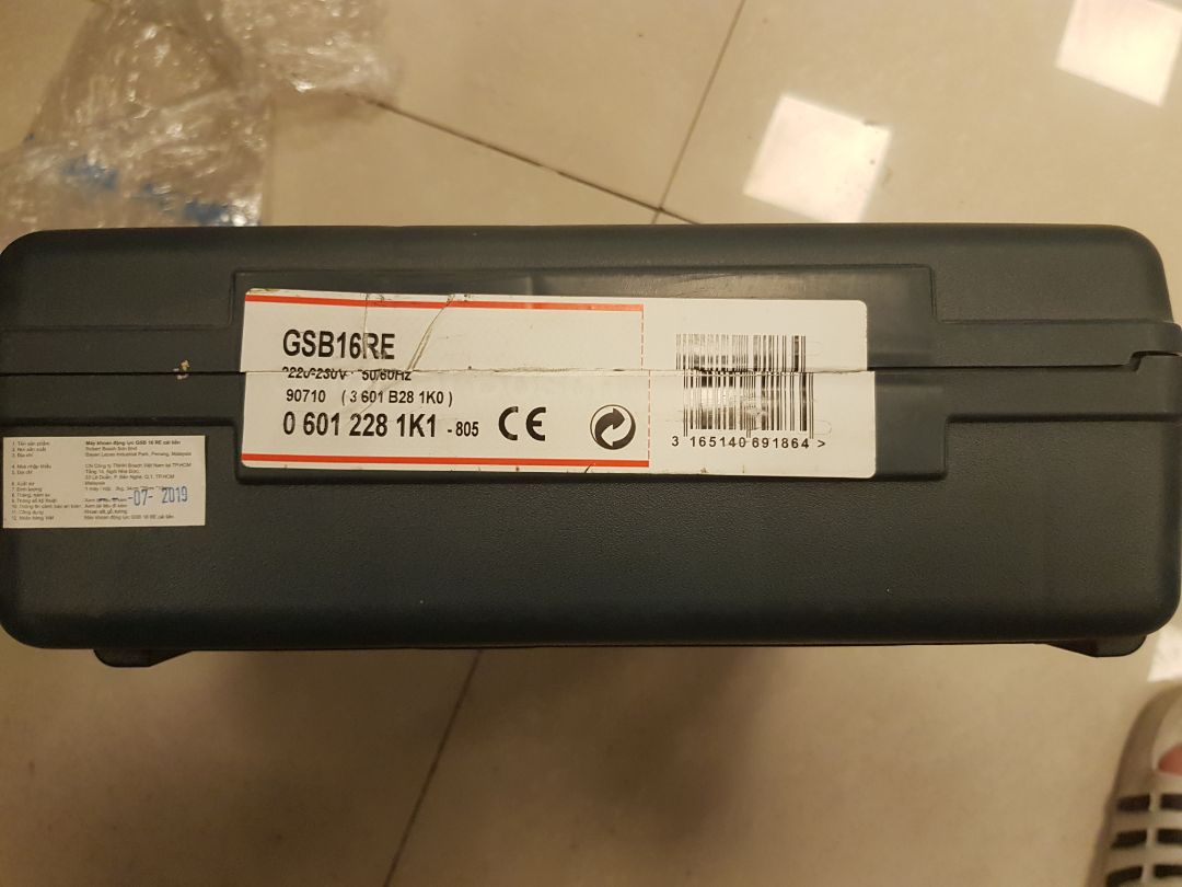 Nhận hàng đúng hẹn, bọc một lớp mút cảm giác không được cẩn thận, vỏ hộp bụi và hơi cũ. Tuu nhiên khoan mới, acitve bảo hành chính hãng, chạy ổn định, phù hợp dùng gia đình, hàng sản xuất malaysia.