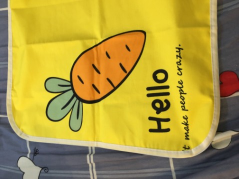 Thảm lót mềm, thoáng khí, thấm hút mạnh, không dễ trơn trượt khi dùng, màu sắc tươi sáng, không phai