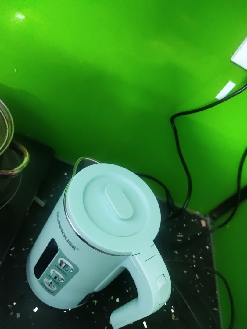 xuống 1 sao. nhìn đẹp nhưng thiết kế sai lầm. Tay cầm ko chịu lực mới nấu vài lần đã nứt gãy ra. Mặc dù gia đình kỹ tính nấu lượng nước vừa phải theo chỉ định không nấu nhiều và cầm rất cẩn thận. Thất vọng với sunhouse và tikitrading chọn lựa. Mn cần thận trọng khi mua về.