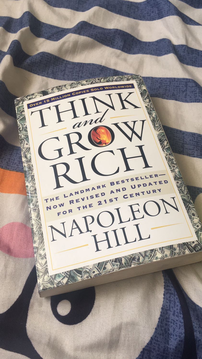 Sách hay, chất lượng bìa và giấy rất tốt, bìa được bọc ngoài lớp ni lông rất chặt. Hình như sách nhập khẩu, mức giá này là quá ok cho giá trị cuốn sách mang lại!
Nội dung sách: Sách này ko chỉ dành cho những ai muốn làm giàu, nó còn là cuốn self-help đầy tâm huyết của Napoleon Hill khi giành phần lớn thời gian trẻ của mình để nghiên cứu những người thành công nhất nước Mỹ (don't take it for granted!). Do vậy, cuốn sách hầu như đã cover hết insight cốt lõi của self-help nói chung.
Đọc bản tiếng Anh thực sự tuyệt hơn nhiều so với bản tiếng Việt, mình đã đọc bản tiếng Việt nhưng thực sự nó không ngấm như bản tiếng Anh này.
Mong các bạn đọc được sẽ thành công và tràn đầy sức khoẻ.! 
Godbless!