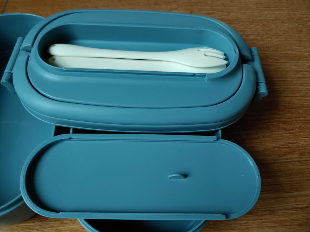 xài tốt, không bị tràn, dễ vệ sinh. khuyết điểm là đệm silicon hay rớt ra quá.