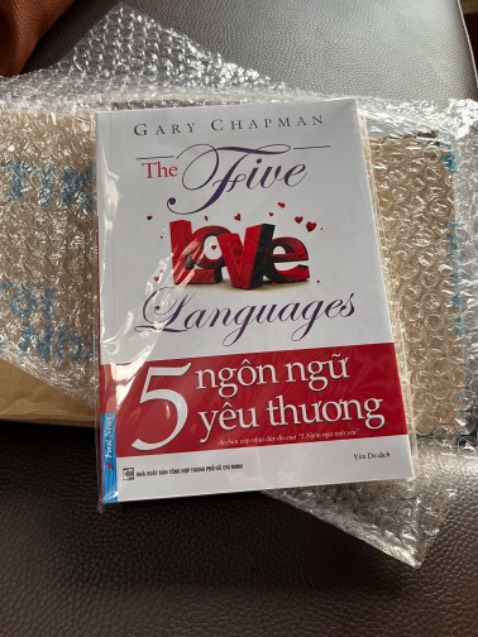Giao hàng nhanh, đóng gói kỹ, quấn mấy lớp nên sách đẹpppppp nội dung chưa bit kkkkkk