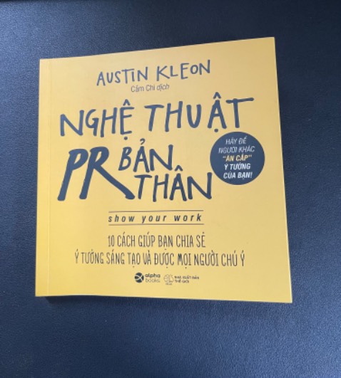 Sách nhỏ, ít trang nhiều hình minh hoạ nên mình thấy giá hơi cao. Nội dung giống phong cách viết blog, phù hợp với người làm trong lĩnh vực nghệ thuật, marketing hơn.