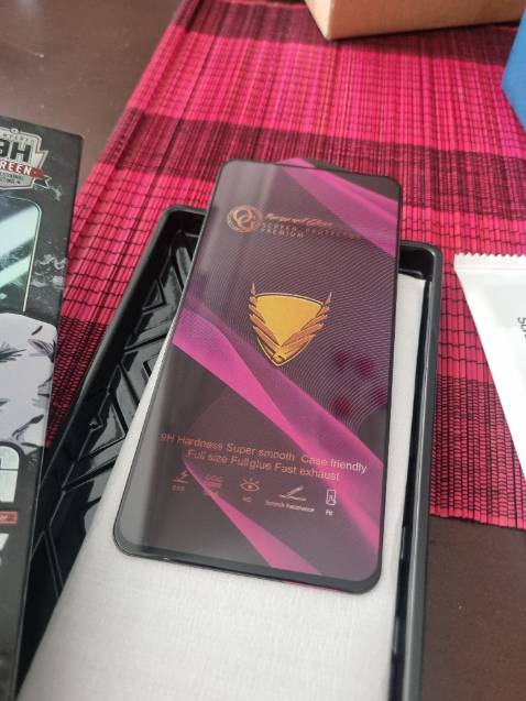 Đặt hàng Nillkin xong giao đồ Trung Quốc. Thua!