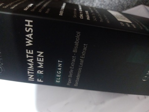 Sp khá thơm. Mùi như Xmen ấy nhỉ, chai thiết kế dễ lấy sử dụng.