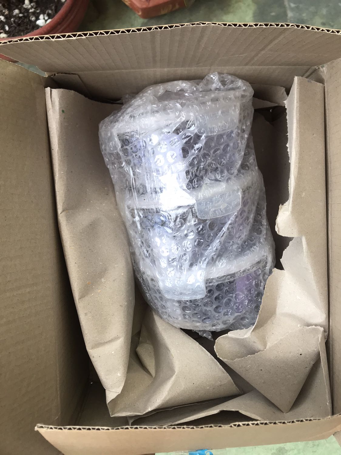 Thố rất đẹp, gói hang chắc chắn, giao hàng nhanh