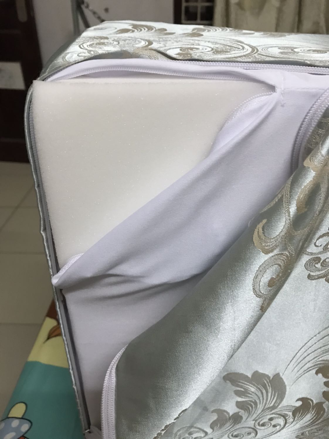 Mình rất ưng ý với sản phẩm nhận được, êm ái và thoải mái cho đôi chân trong khi ngủ. Cải thiện rõ rệt tình trạng giãn tĩnh mạch của mình!