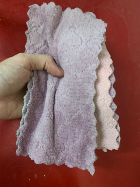 Tương đối mềm mịn, vải dày chắc chắn.