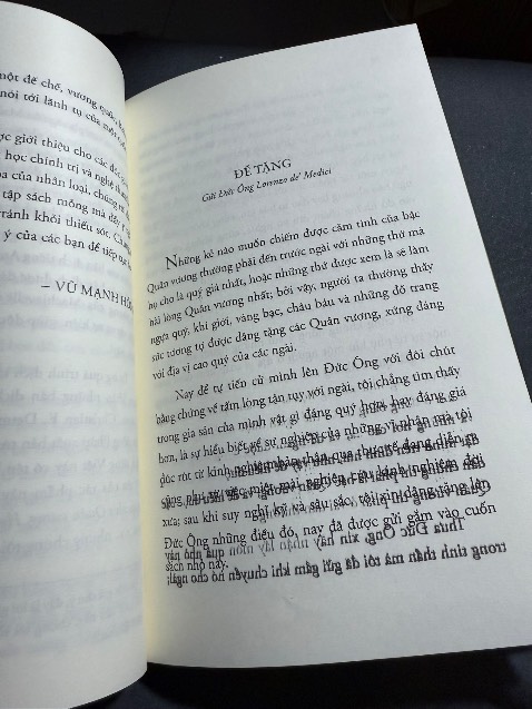 Nội dung rất hay nhưng sách có rất nhiều trang bị nhoè mực, in lỗi.