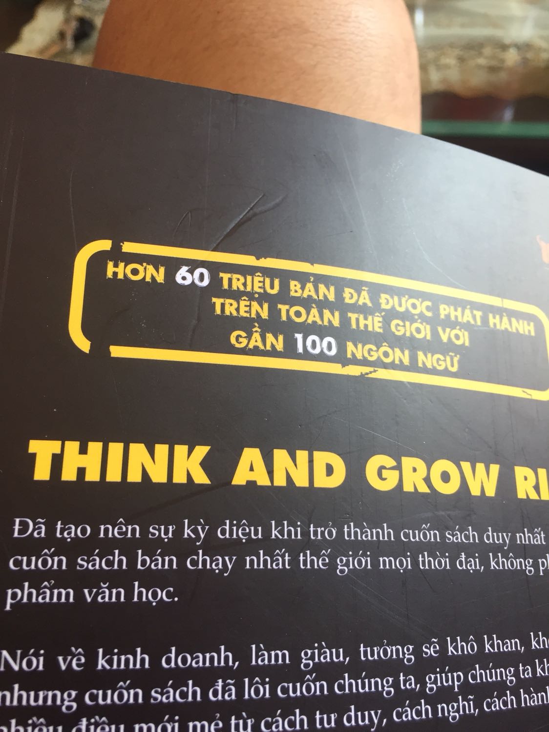 Nội dung cực kì hay mặc dù mình mới chỉ đọc được vài chục trang nhưng phần sau của sách hơi bị nát và có trang còn bị bẩn