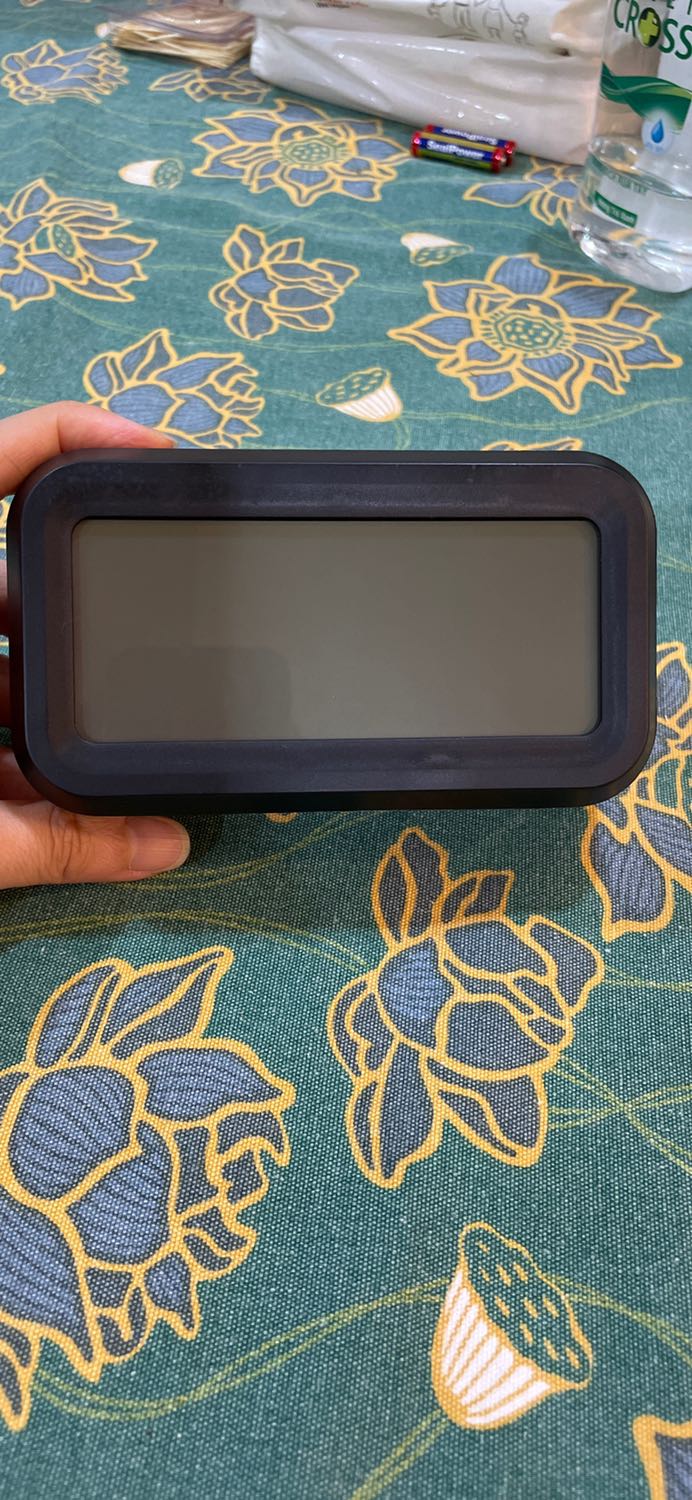 Gắn pin vào lần 1 thì con số trên màn hình chỉ hiện 1/2 số. Mình nghĩ do loại pin yếu, đổi loại pin khác thì không hiện màn hình luon. Đặt, chờ, tới lúc có xài không đuọc, hao tiền mua rồi bỏ, ko hoạt động. Chắc vì sản phẩm này mà mình bỏ Tiki. Hao tiền mua 1 cục nhựa về trưng cũng không được, nói chi xài Gắn pin vào lần 1 thì con số trên màn hình chỉ hiện 1/2 số. Mình nghĩ do loại pin yếu, đổi loại pin khác thì không hiện màn hình luon. Đặt, chờ, tới lúc có xài không đuọc, hao tiền mua rồi bỏ, ko hoạt động. Chắc vì sản phẩm này mà mình bỏ Tiki. Hao tiền mua 1 cục nhựa về trưng cũng không được, nói chi xài