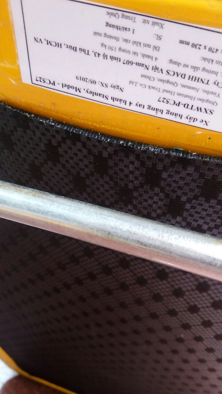 các chi tiết của xe lỏng lẻo và có vẻ ko chắc chắn. hàng của stanley mong là dùng ok. bánh xe đc giao rời và phải tự lắp vào. hàng đẹp. giao hàng đúng tgian.