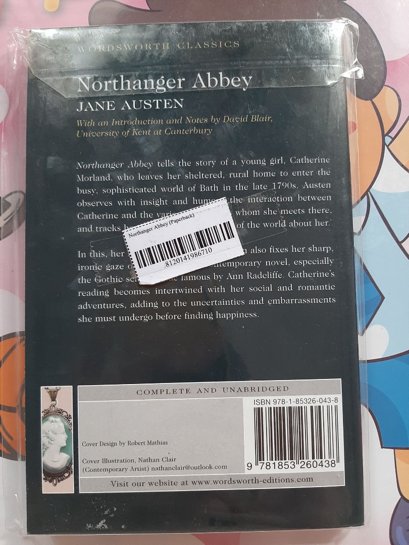 Gói hàng và bao sách chắc chắn, sách mới và rất đẹp. Mình thích bản này của wordsworth vì form cầm vừa tay và có hình minh họa.