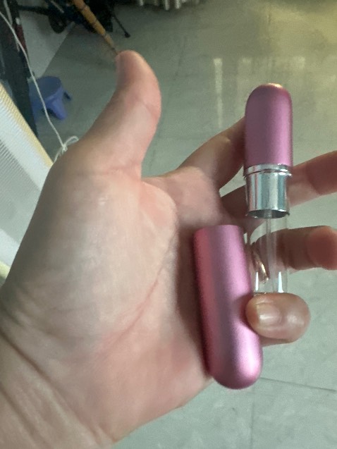 Để ý kỹ mn nhé. Mình muốn đặt loại ấn chiết xuất vào chai mini nhưng loại này thì ko có. Loại này ko tiện lợi