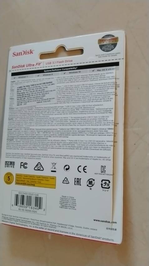 Shop dán tem BH ngay chổ cắm vào máy ?! Hàng Shop rọc ra để dàn tem BH , nên không ưng ý cho lắm , tem shop dán cho có vì cắm vào máy là rách ngay lập tức ! Mong Shop rút kinh nghiệm cho lần sau . Chào Shop ! Shop dán tem BH ngay chổ cắm vào máy ?! Hàng Shop rọc ra để dàn tem BH , nên không ưng ý cho lắm , tem shop dán cho có vì cắm vào máy là rách ngay lập tức ! Mong Shop rút kinh nghiệm cho lần sau . Chào Shop !