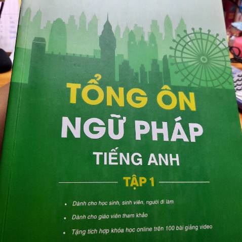 Sách xinh xỉu, nên mua nha mng, chia ra làm 2 quyển trông nhỏ gọn hơn hẳn