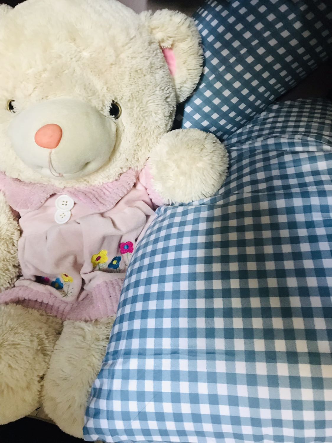 Chất vải cotton, sẽ mát đỡ lạnh nếu phòng lạnh, sẽ nóng nếu phòng ko có máy lạnh. Vải đẹp, hoạ tiết đẹp