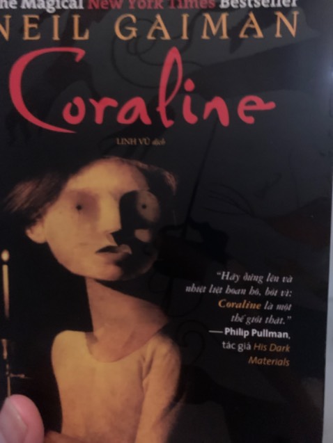 Để bìa trên web là bìa sách tiếng Anh, khi giao sách là bản dịch tiếng Việt. Bày đặt kêu đi so sánh giá 184k bản sách tiếng anh. Lần đầu mua thông qua tiki. Tởn luôn. Thấy rẻ là nghi rồi