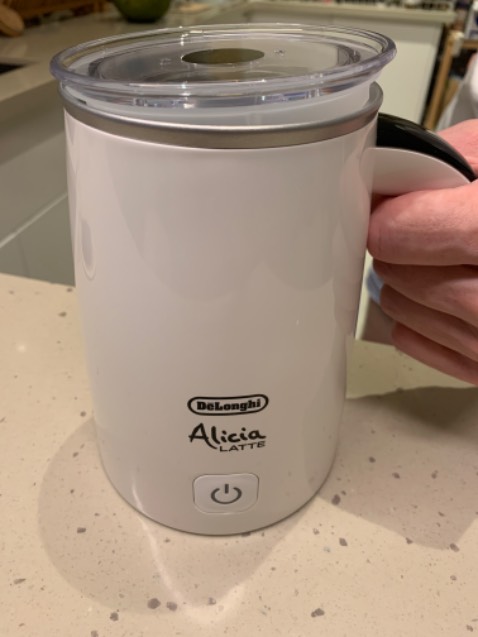 Hâm nóng và tạo bọt rất nhanh, chừng dưới 1 phút. Gọn đẹp.