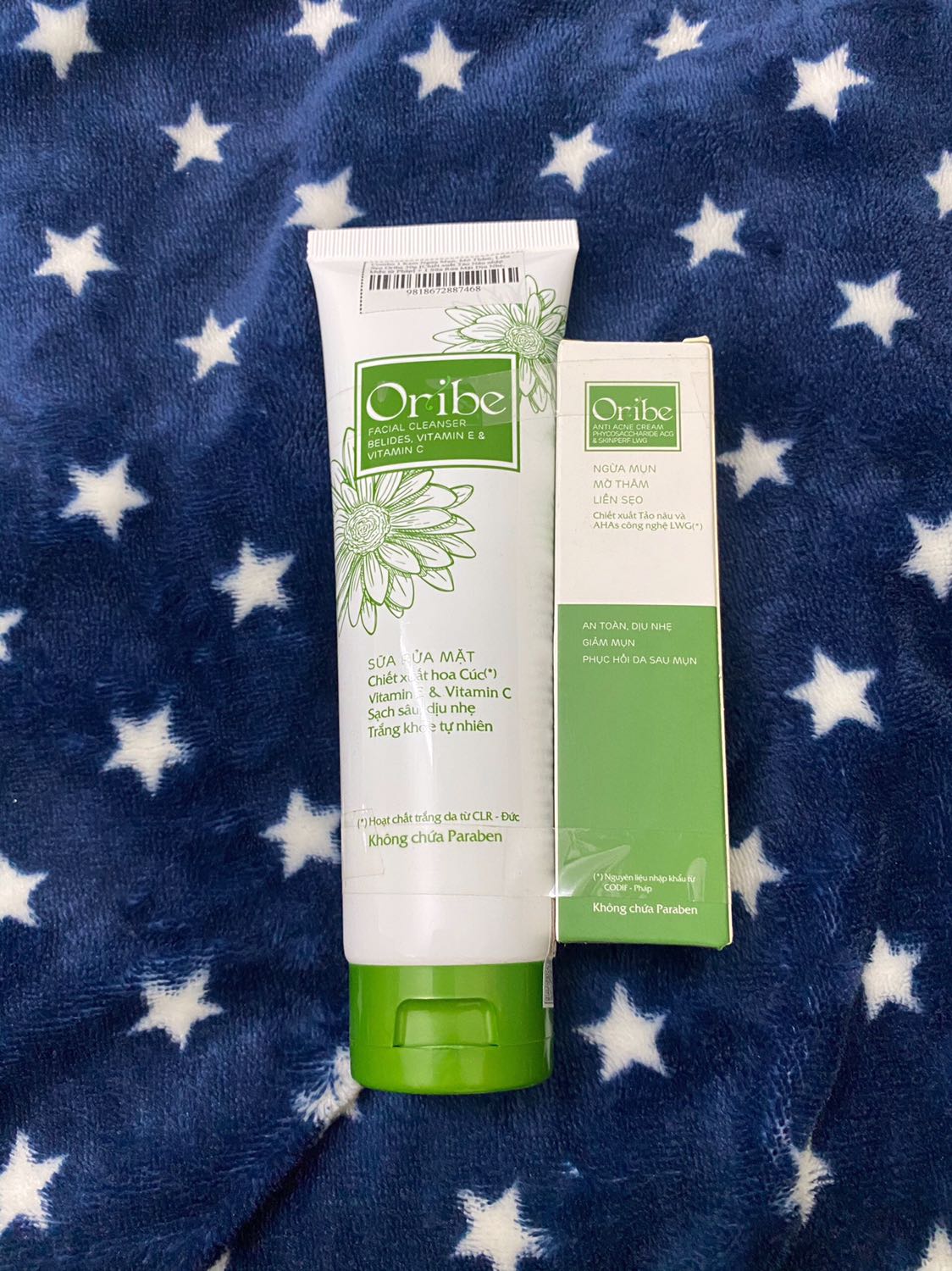 Mình đã từng sử dụng rất rất nhiều loại kem trị mụn, từ loại hàng nhập mắc tiền, loại thảo dược chuyên trị, kể cả đi da liễu để trị mụn,  nhưng k hợp hay sao không cải thiện gì cả mặc dù mình rất kiên trì sử dụng cứ hết rồi lại bị mụn lại. Bữa ra hiệu thuốc tây, chị bán thuốc bán cho loại này thì mình thấy dùng khá hiệu quả, không bị kích ứng, mình đã dùng được 2 tháng và đã cải thiện hơn nhiều, da cũng khỏe hơn. 
Mình thấy quan trọng không phải là kem trị mụn mắc tiền hay rẻ tiền mà quan trọng là phù hợp với da với cơ địa mỗi người + tói quen sinh hoạt và ăn uống khoa học nữa thì mới hiệu quả được