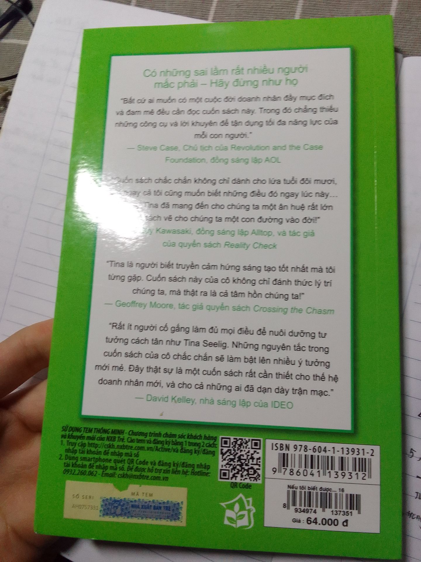 thấy lượt mua và đánh giá hơi thâpd nênn mình lo sẽ mua phải hàng fake nhưng không! rất hài lòng về sản phẩm và nội dung sách! mong shop chú ý hơn về phần tư vấn khách hàng còn chưa tốt
- giao hàng nhanh