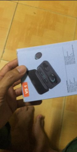 " Mình rất ấn tượng với shop nha, đặt hàng xong là xử lý đơn hàng gửi đi trong ngày luôn, Sản phẩm như mô tả nha, mấy đồng đội của mình đặt ở các shop khác giá cao hơn. Với giá của sản phẩm thì khó yêu cầu về kiểu dáng hay chất âm được, nhưng không tệ tí nào đâu."