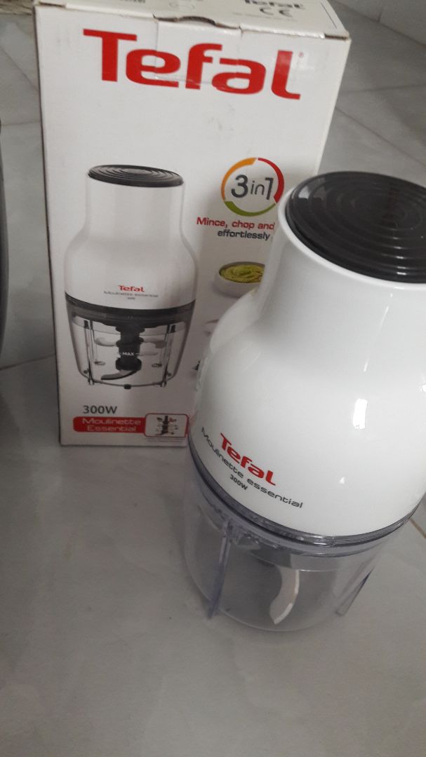 Nhà mình rất thích luôn, mình cũng tìm hiểu và xem review nhiều rồi nên mới quyết định mua nồi này của Tefal, chiên nướng nhanh gọn đỡ tốn thời gian công sức. Nhận hàng xong mình quét mã QR đăng ký bảo hành 2 năm luôn. Mua đầu ngày trong khung giờ km còn được tặng thêm máy xay đa năng dùng cũng cực thích, thêm voucher giảm 500k của Tefal và 1 mã giảm 20k của Tiki nữa, giá còn 2tr8 mấy mà chất lượng phải nói là quá tốt so với giá.