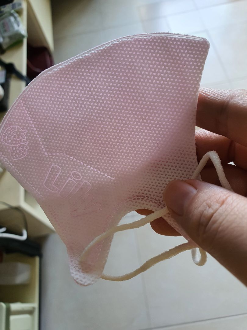 M mua tính cho bé nhỏ 5 tháng nhà m xài nhưng khá rộng, phù hợp với bé chắc cỡ 1 tuổi trở lên. Bao bì và khẩu trang đẹp