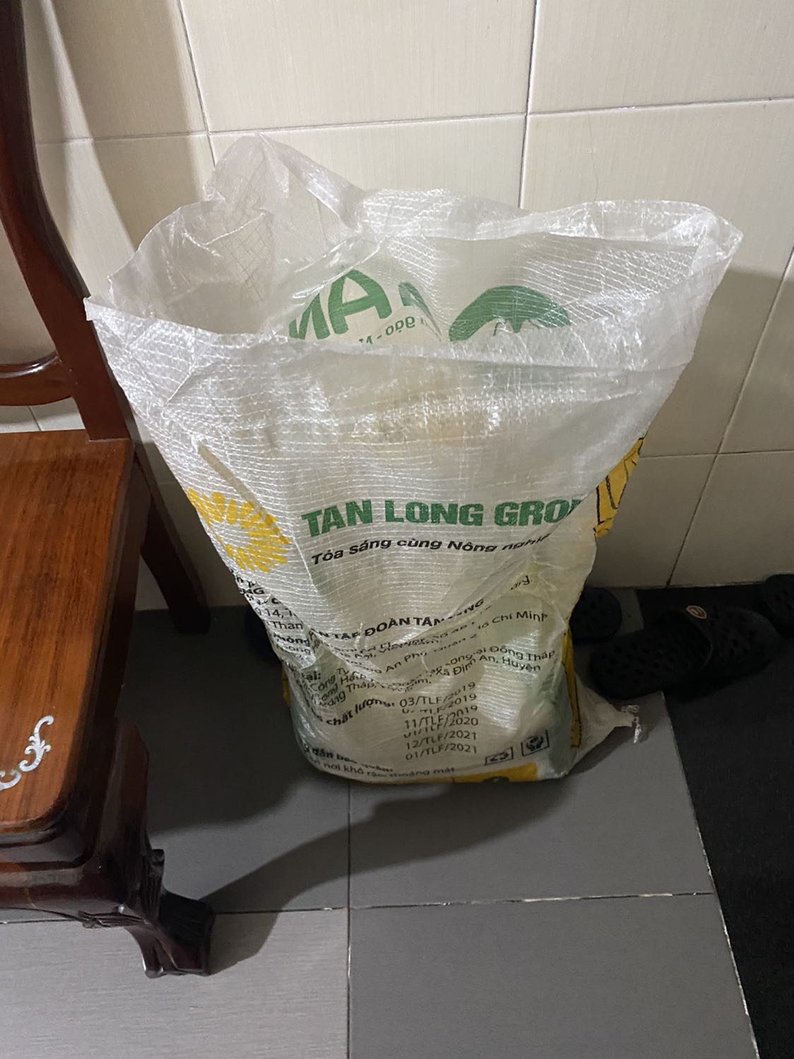 Giao quá chậm, không có thông tin, dù tôi đã phản ánh trực tiếp đến tiki lẫn nơi bán Giao quá chậm, không có thông tin, dù tôi đã phản ánh trực tiếp đến tiki lẫn nơi bán