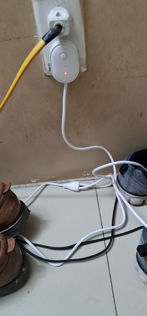 chất lượng về kiểu dáng như quảng cáo, hoàn thiện tốt. chỉ sai mầu so với đặt hàng. đặt mầu xanh thì shop chuyển mầu trắng. Chỉ hơi tiếc là sản phẩm không có đèn uv như các sản phẩm khác.