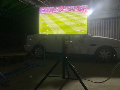 Giá treo chắc chắn,đẹp và tiện lợi vừa với tivi nhà mình