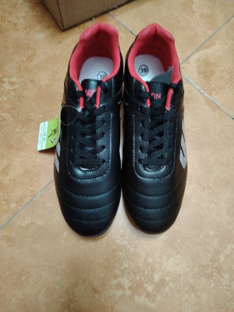 Không có tất gửi kèm