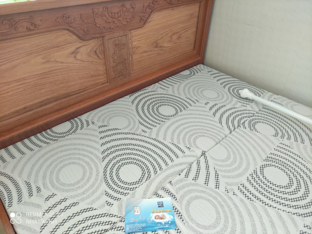 Giao hàng nhanh đóng gói kĩ. Nệm rất nặng. mình nghĩ phải tầm 40kg ?? Lớp cao su nằm êm. Hàng chất lượng. Nhưng phiếu bảo hành không thấy ghi gì thì bảo hành thế nào nhỉ?! Giao hàng nhanh đóng gói kĩ. Nệm rất nặng. mình nghĩ phải tầm 40kg ?? Lớp cao su nằm êm. Hàng chất lượng. Nhưng phiếu bảo hành không thấy ghi gì thì bảo hành thế nào nhỉ?!