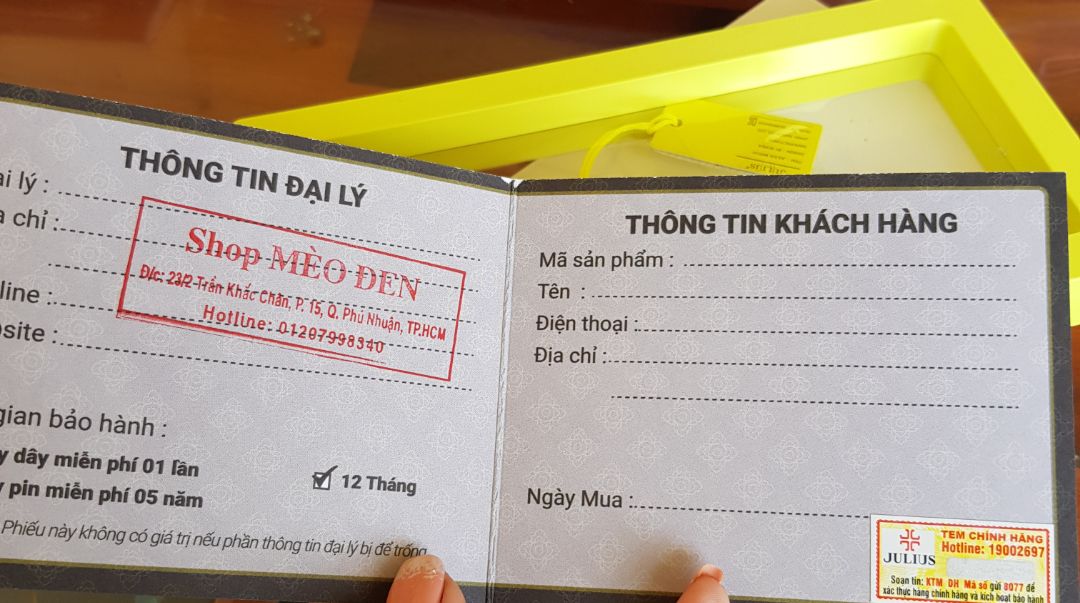 Với tầm giá này thì đồng hồ quá là đáng mua. Thiết kế siêu đẹp, nhỏ nhắn và sang trọng.